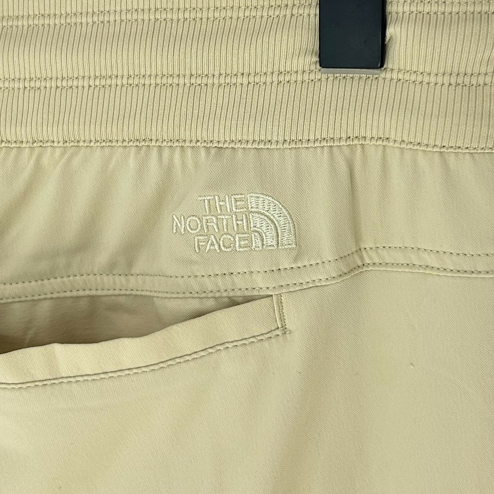The North Face NWT Aphrodite Motion Capri Pants Size 3XL Gravel Beige 43x24.5 - Picture 8 of 14